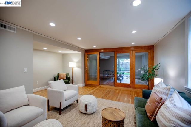 1003 Morton St, Alameda, CA 94501