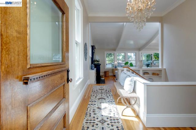 1003 Morton St, Alameda, CA 94501