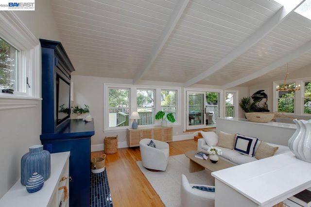 1003 Morton St, Alameda, CA 94501