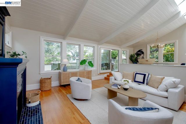 1003 Morton St, Alameda, CA 94501