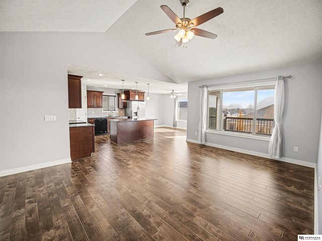 1224 N 100th Street, Lincoln, NE 68527