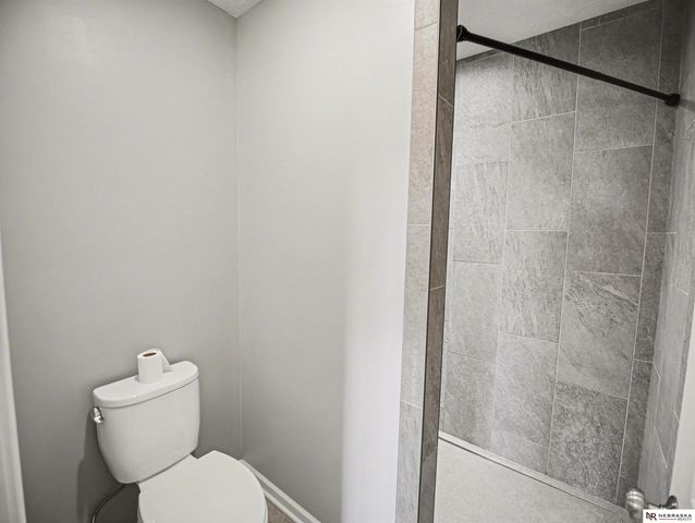 1224 N 100th Street, Lincoln, NE 68527