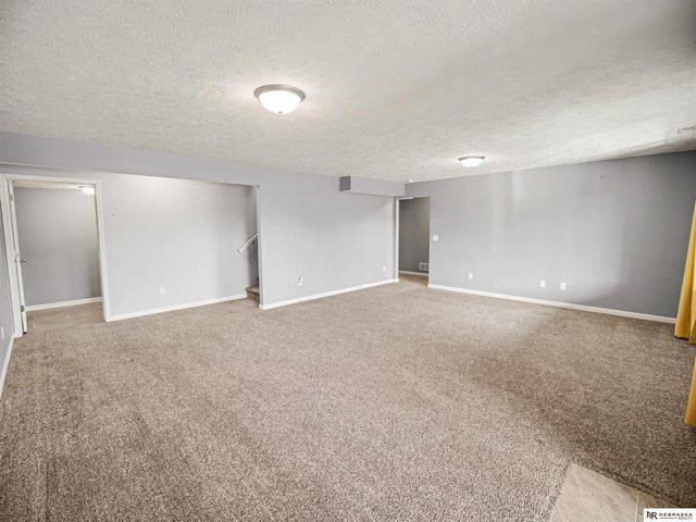 1224 N 100th Street, Lincoln, NE 68527