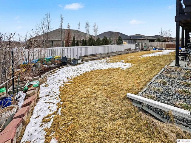 1224 N 100th Street, Lincoln, NE 68527