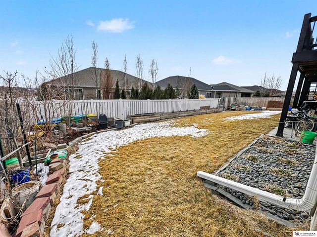 1224 N 100th Street, Lincoln, NE 68527