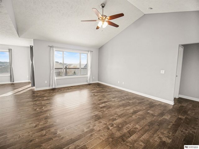 1224 N 100th Street, Lincoln, NE 68527