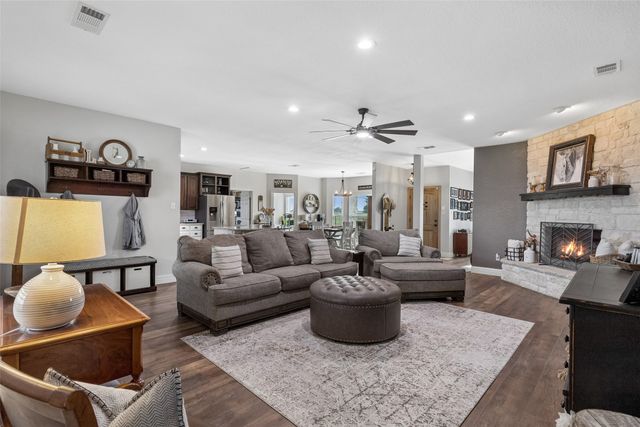 8677 Fm 1553, Leonard, TX 75452