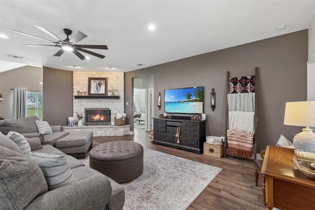 8677 Fm 1553, Leonard, TX 75452