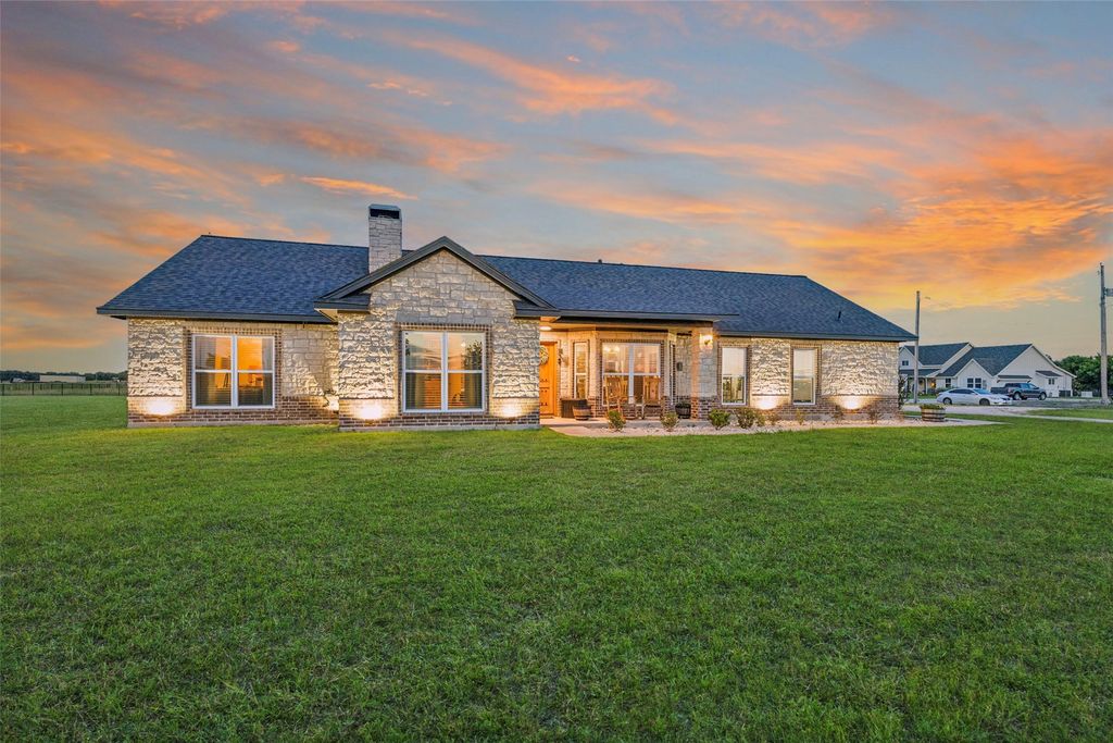 8677 Fm 1553, Leonard, TX 75452