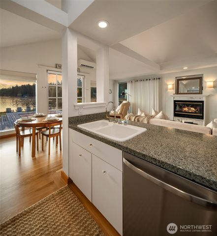 6731 E State Route 106, Union, WA 98592