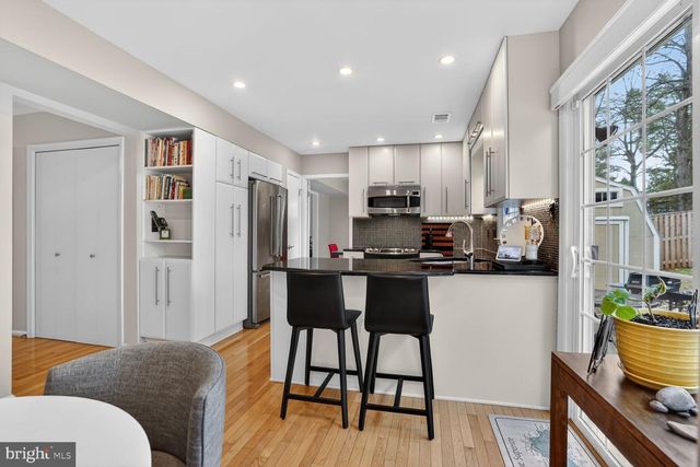 1354 SHALLOW FORD RD, Herndon, VA 20170