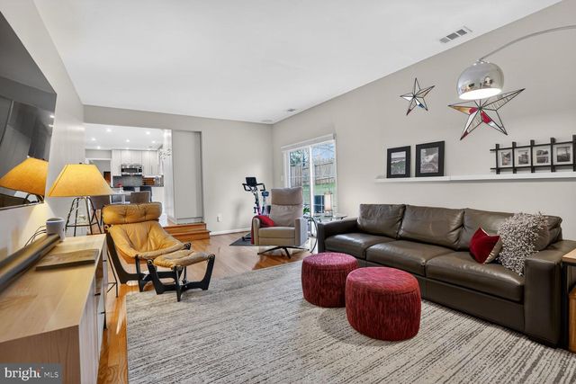 1354 SHALLOW FORD RD, Herndon, VA 20170