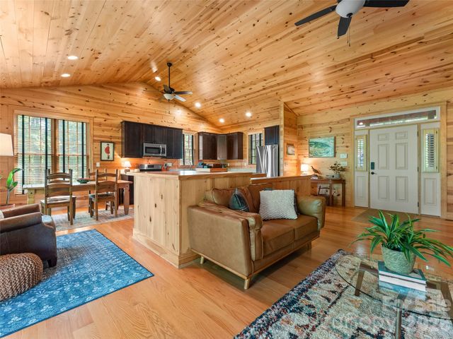 350 Laurel Mountain Trail, Saluda, NC 28773