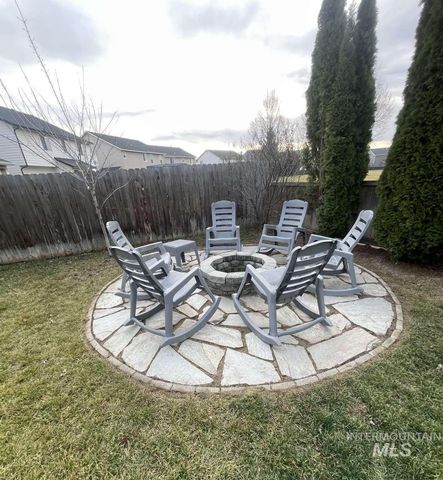 5265 N Diamond Creek Ave, Meridian, ID 83646