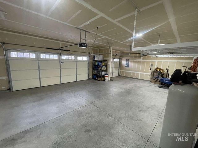 5265 N Diamond Creek Ave, Meridian, ID 83646