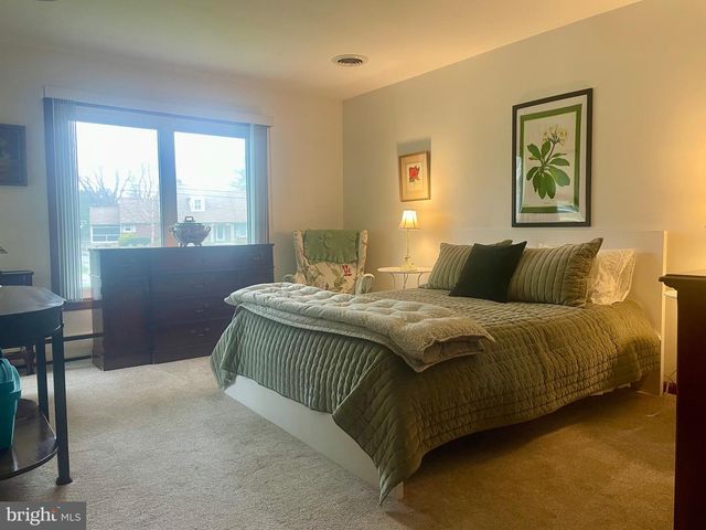 2213 JONES LN, Wilmington, DE 19810