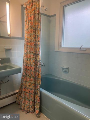 2213 JONES LN, Wilmington, DE 19810