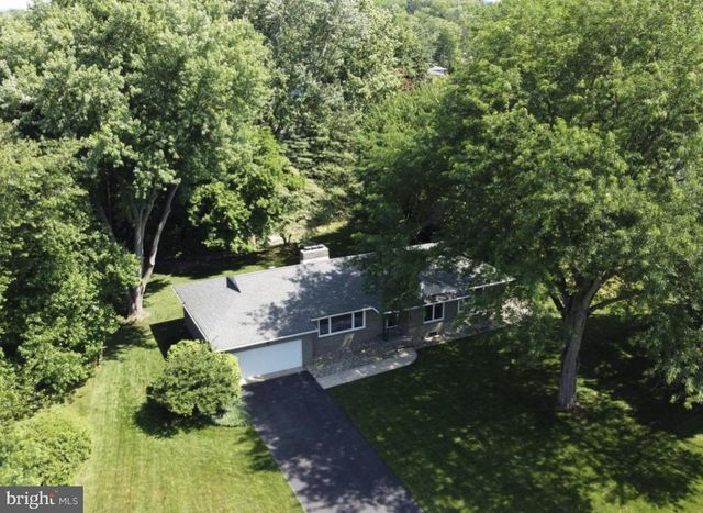 2213 JONES LN, Wilmington, DE 19810