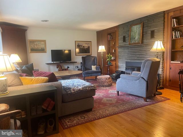 2213 JONES LN, Wilmington, DE 19810