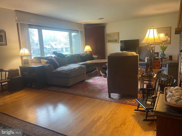 2213 JONES LN, Wilmington, DE 19810