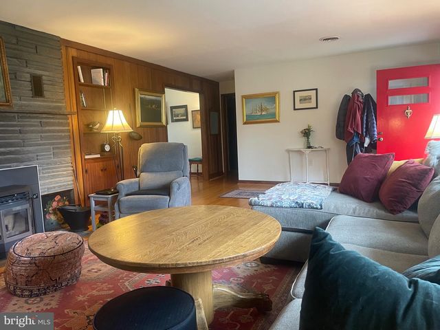 2213 JONES LN, Wilmington, DE 19810