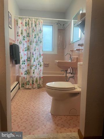 2213 JONES LN, Wilmington, DE 19810