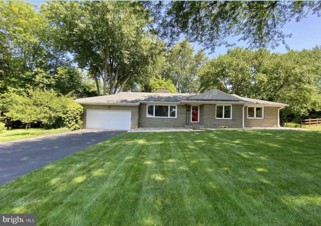 2213 JONES LN, Wilmington, DE 19810