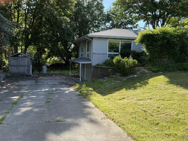 16734 Rynearson Road, Buchanan, MI 49107