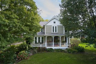 27055 Smithtown Road, Shorewood, MN 55331
