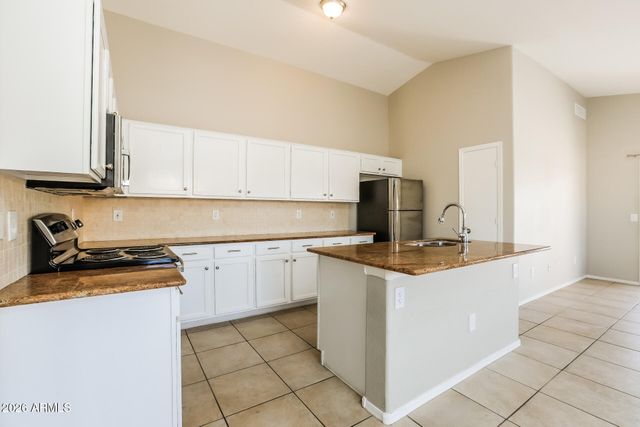 9329 W BERYL Avenue, Peoria, AZ 85345