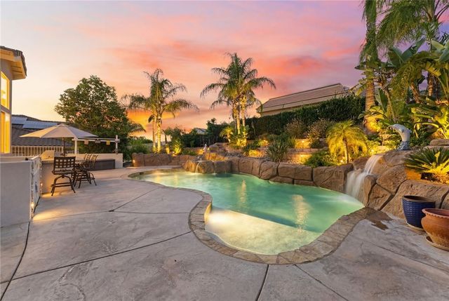 30161 Buck Tail, Canyon Lake, CA 92587