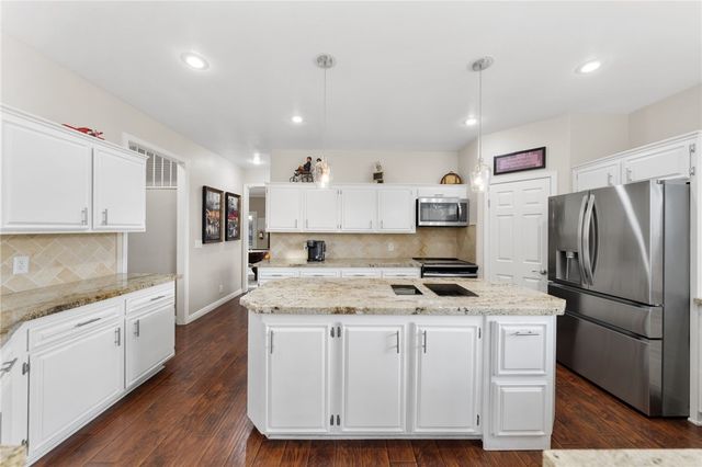 30161 Buck Tail, Canyon Lake, CA 92587