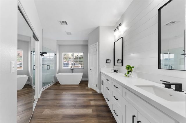 30161 Buck Tail, Canyon Lake, CA 92587