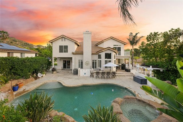 30161 Buck Tail, Canyon Lake, CA 92587