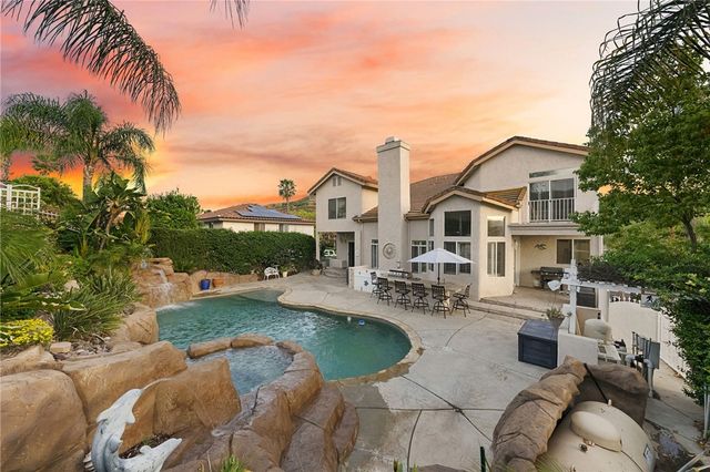 30161 Buck Tail, Canyon Lake, CA 92587