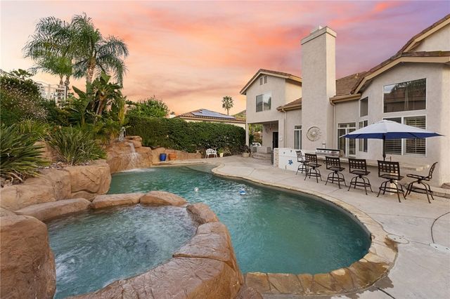 30161 Buck Tail, Canyon Lake, CA 92587