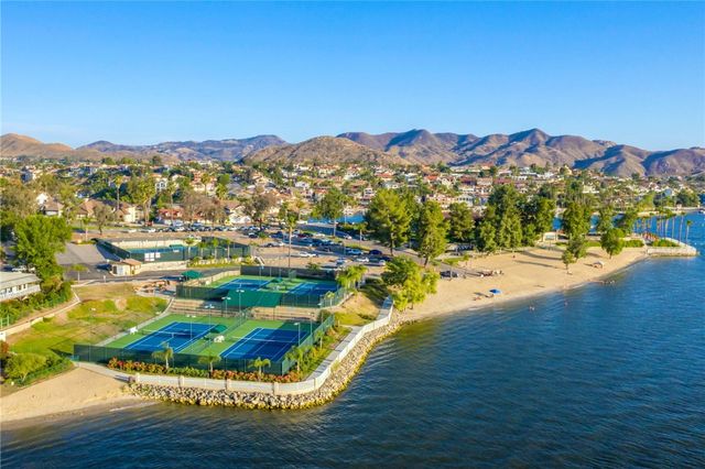 30161 Buck Tail, Canyon Lake, CA 92587
