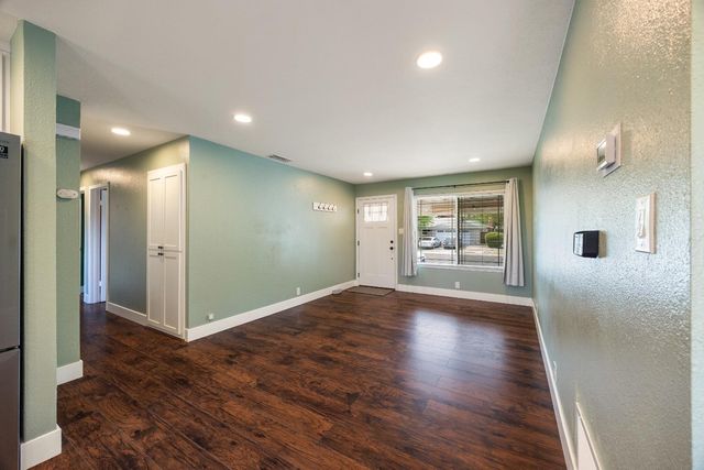 2329 Mcgregor Dr, Rancho Cordova, CA 95670