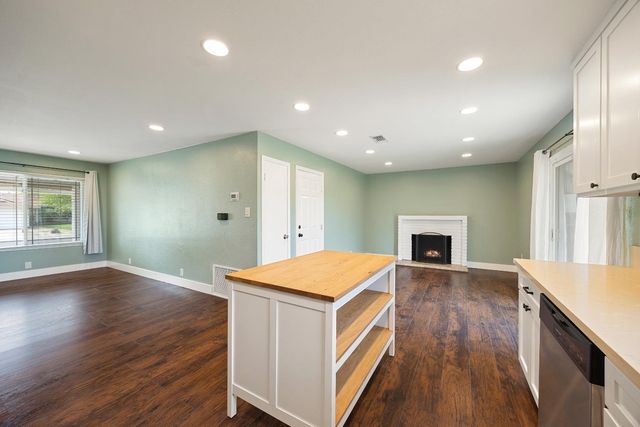 2329 Mcgregor Dr, Rancho Cordova, CA 95670