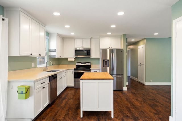 2329 Mcgregor Dr, Rancho Cordova, CA 95670