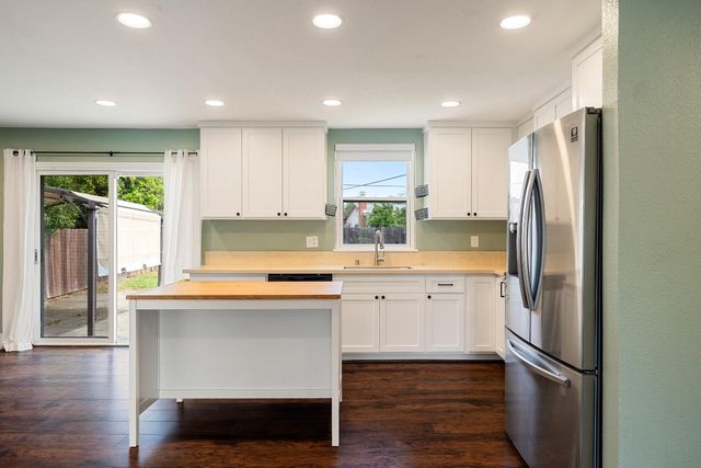 2329 Mcgregor Dr, Rancho Cordova, CA 95670