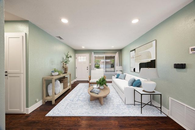 2329 Mcgregor Dr, Rancho Cordova, CA 95670