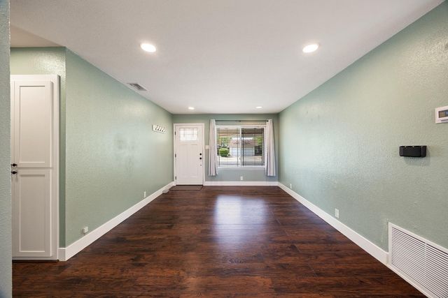 2329 Mcgregor Dr, Rancho Cordova, CA 95670