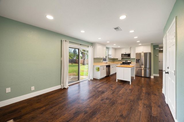 2329 Mcgregor Dr, Rancho Cordova, CA 95670