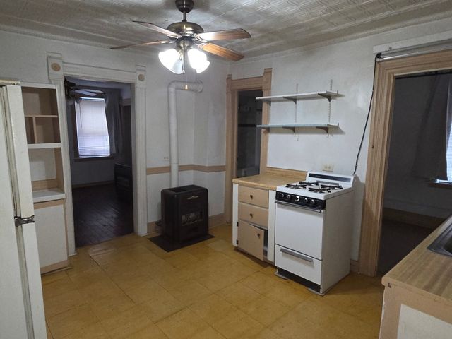 2310 N Hoyne Avenue, Chicago, IL 60647