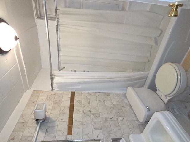 2310 N Hoyne Avenue, Chicago, IL 60647