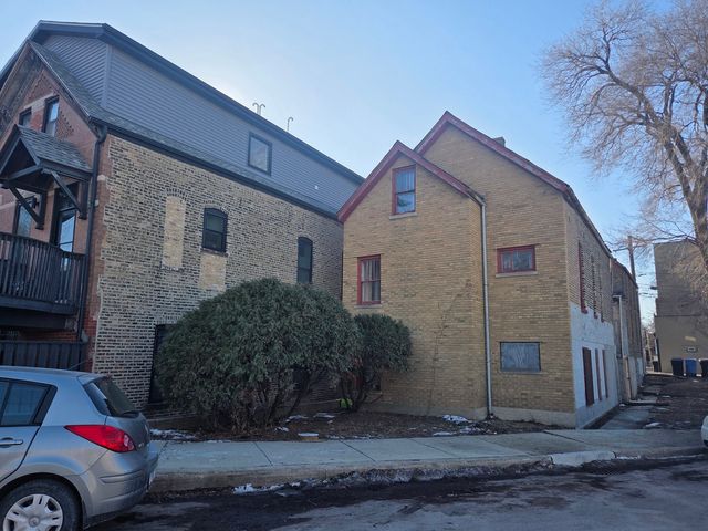 2310 N Hoyne Avenue, Chicago, IL 60647