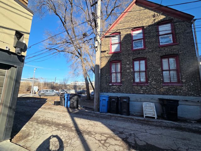 2310 N Hoyne Avenue, Chicago, IL 60647