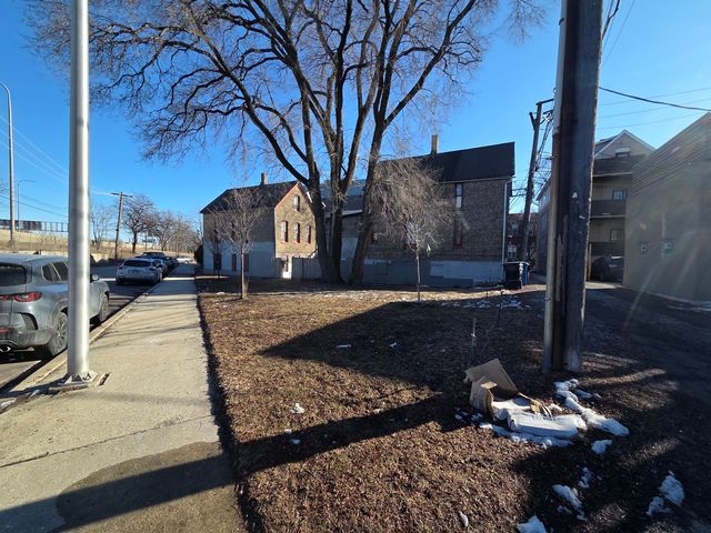 2310 N Hoyne Avenue, Chicago, IL 60647