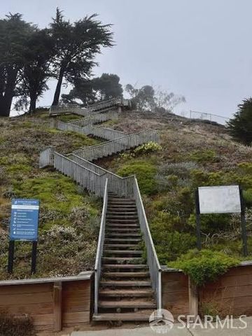 1095 Pacheco Street, San Francisco, CA 94116